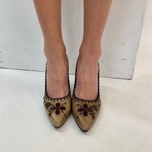 Prada heel pumps stitched flower detail